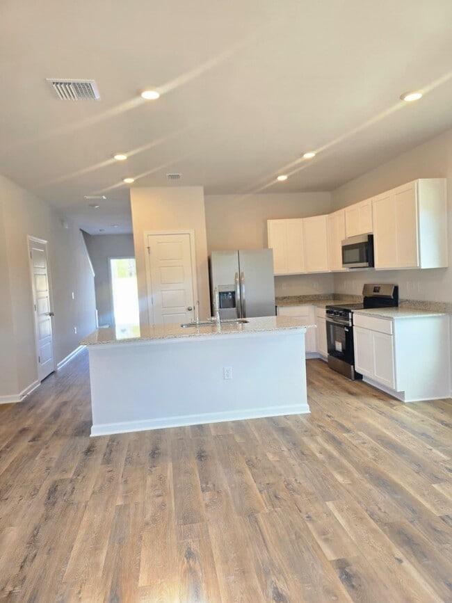 Building Photo - 190 Turpentine Dr