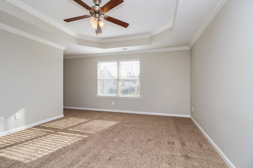 Building Photo - 6465 Paddington Way