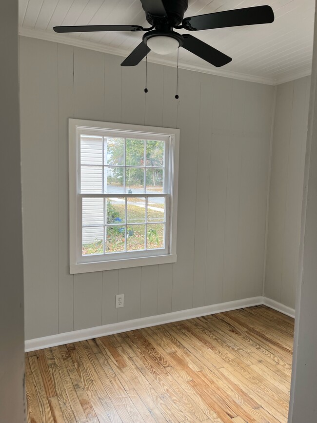 Building Photo - 2227 E 40th St