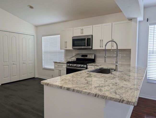 Building Photo - 30549 Tremont Dr