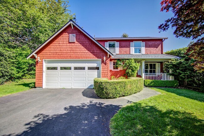 Primary Photo - Beautiful Downtown Home