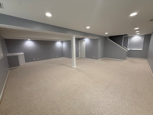 Building Photo - 2250 Stoughton Dr