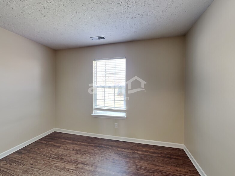 Building Photo - 17151 Shadoan Way