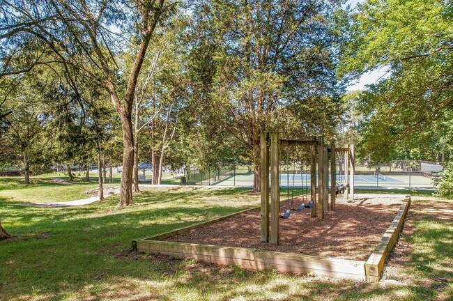 Building Photo - Spotless home in sought after Fieldstone Farms!