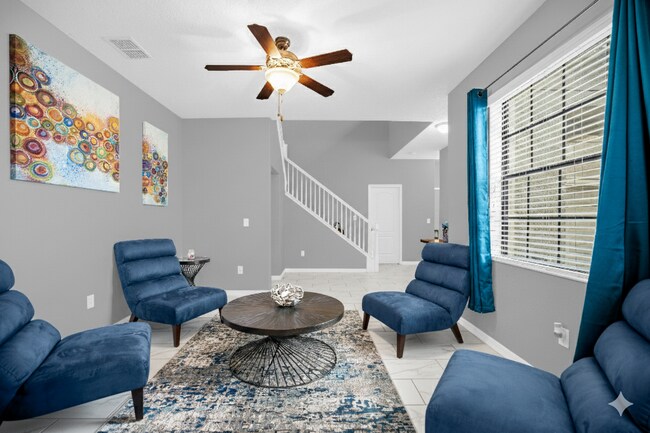Building Photo - "Discover Spacious Elegance: 5-Bed, 3-Bath...