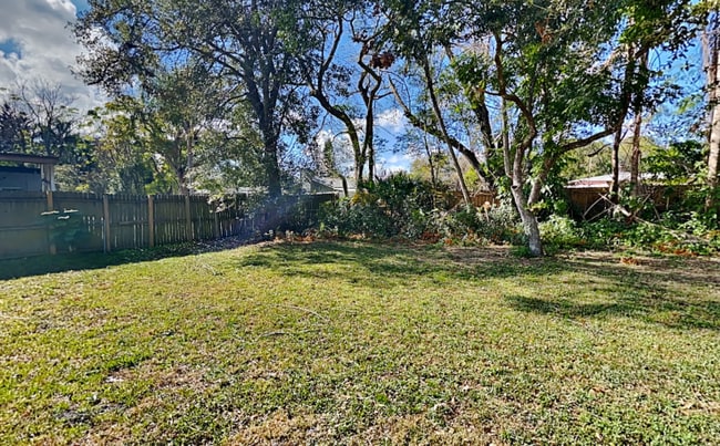 Building Photo - 142 Lynbrook Dr