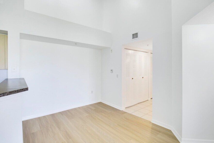 Building Photo - 4151 San Marino Blvd