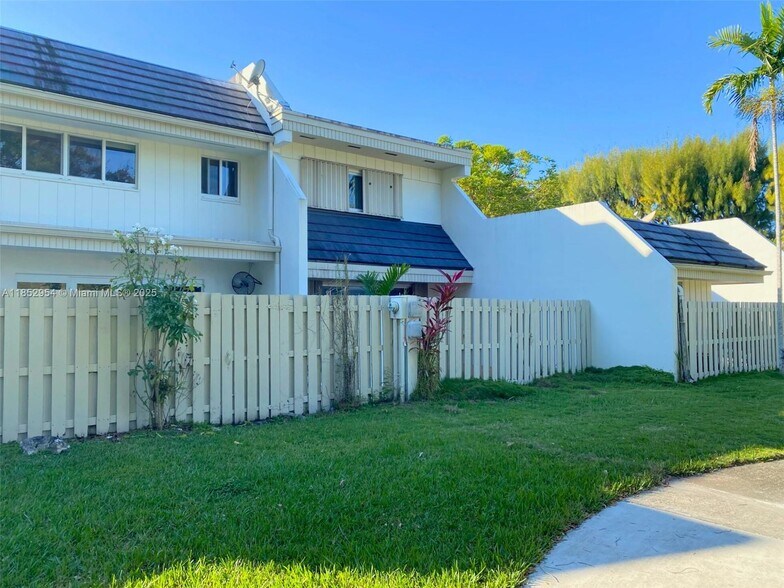 Building Photo - 8111 SW 81st Pl