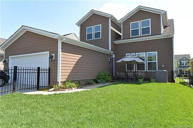 Building Photo - 109 Grayfox Dr