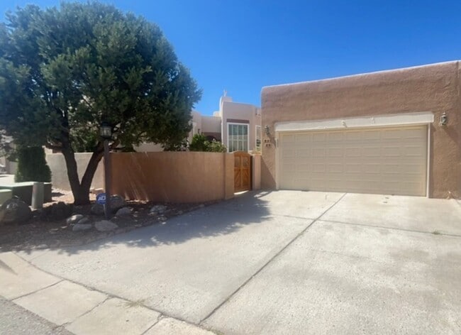 Primary Photo - 3 bedroom 2 bath Townhouse Located In Sandia Heights!