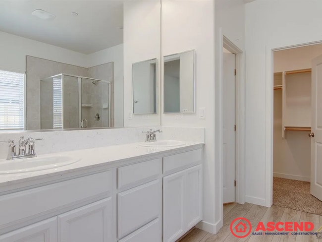 Building Photo - Alluring Home Off Hageman and Rudd Ave!