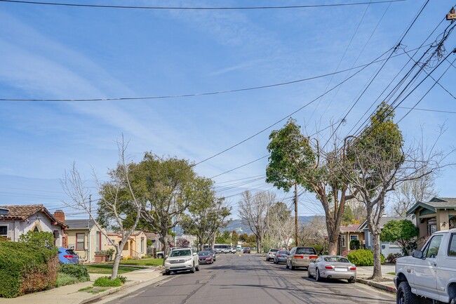 Building Photo - Eagle Avenue