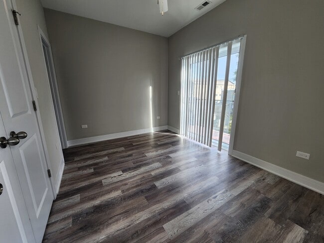 Building Photo - 6337 S Ellis Ave