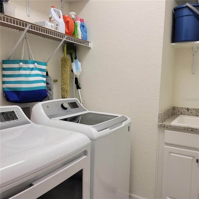 Building Photo - 17335 Blue Rdg Pl