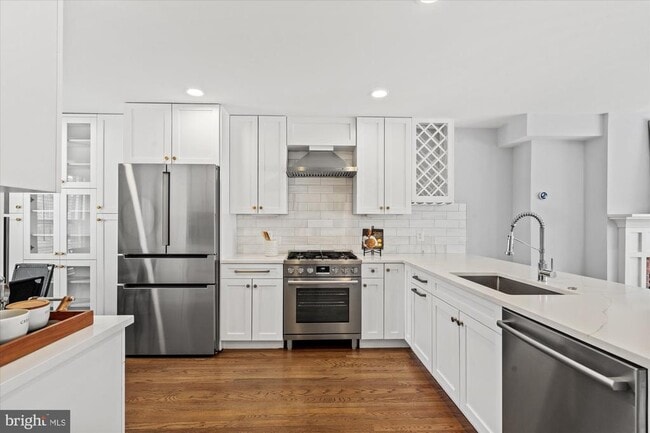 Building Photo - 222 Green St