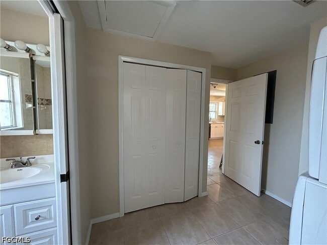 Building Photo - 4320 Pine Lake Rd