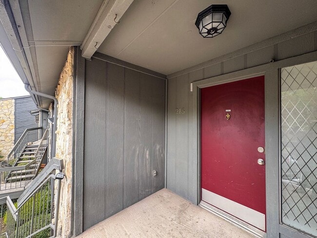 Building Photo - 3843