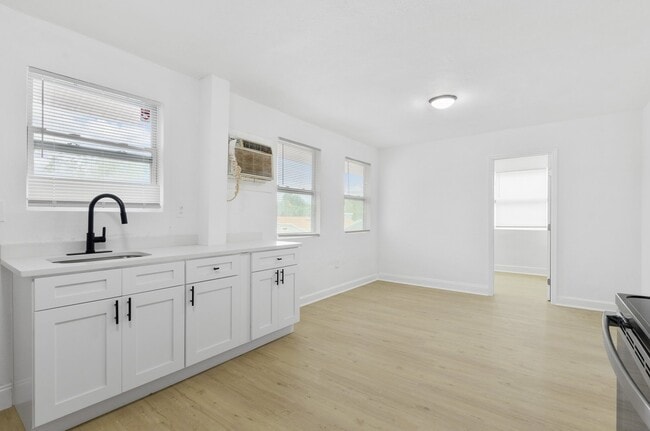 Building Photo - 1761 19th St S