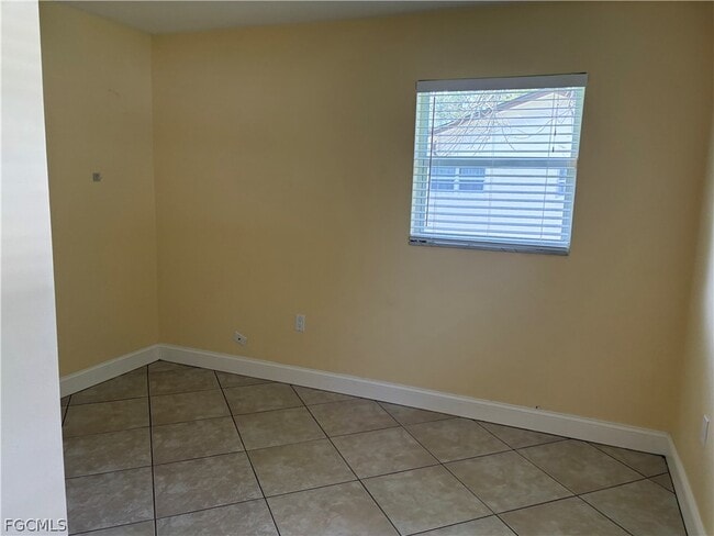 Building Photo - 5652 Eichen Cir