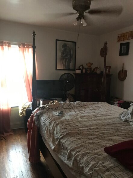 Building Photo - 1475 W 77th St