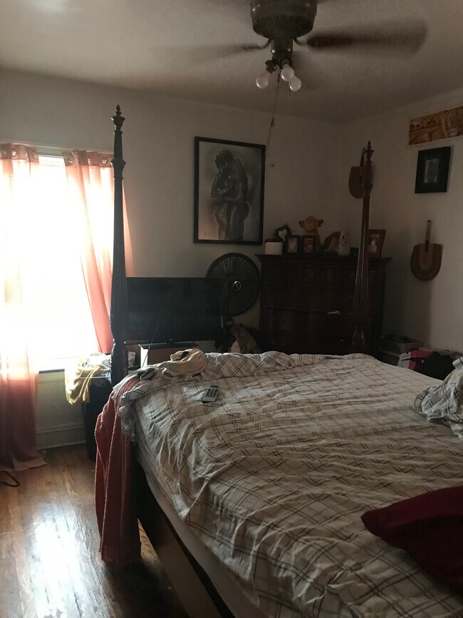 Building Photo - 1475 W 77th St