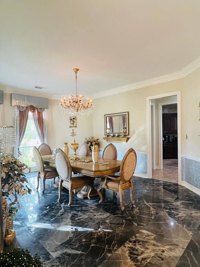 Building Photo - 4114 Fisher Lake Dr