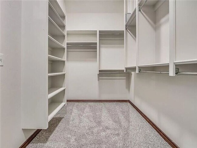 Building Photo - Fantastic 3/2 Gated Neighborhood Choctaw S...