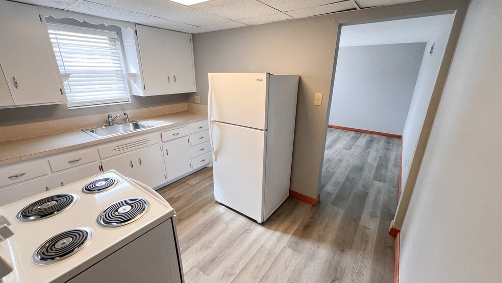 Kitchen - 611 Cherry St