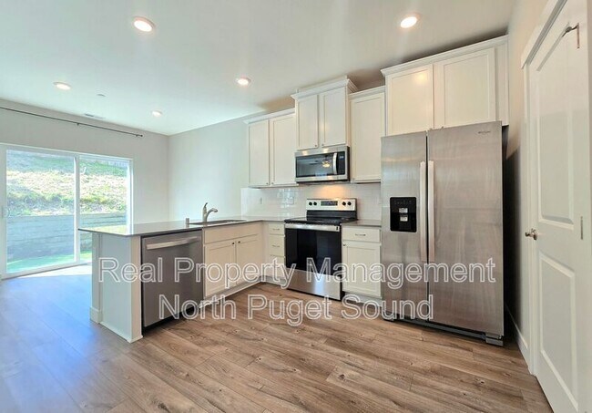 Building Photo - 8303 Gilman Wy