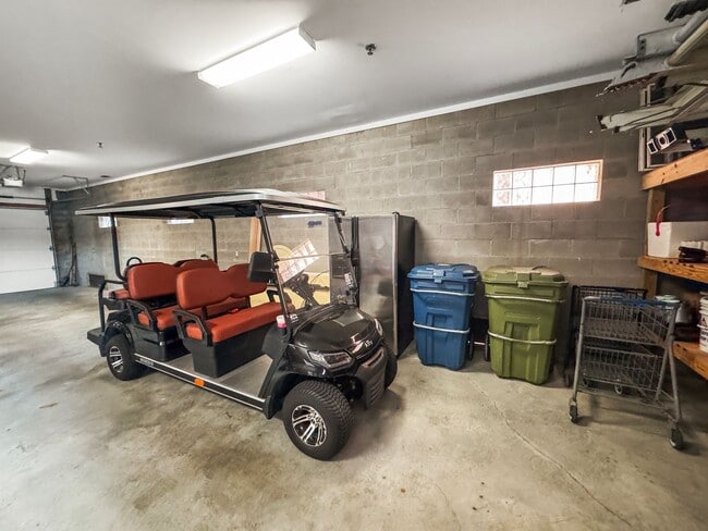 Building Photo - Fully Furnished Waterfront Elegance on Mai...