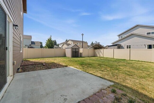 Building Photo - 124 S Glenbrook Ct