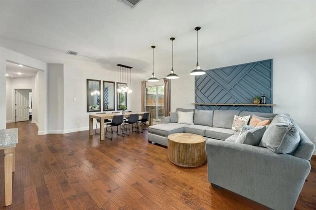 Building Photo - 13344 Tamayo Dr