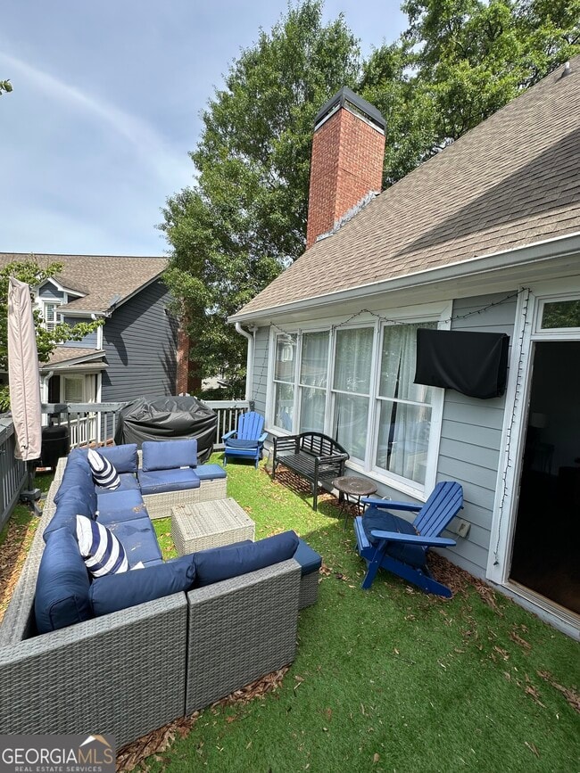 Building Photo - 2174 Whittier Pl NW