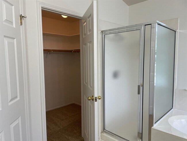 Building Photo - 15515 Cadoz Dr