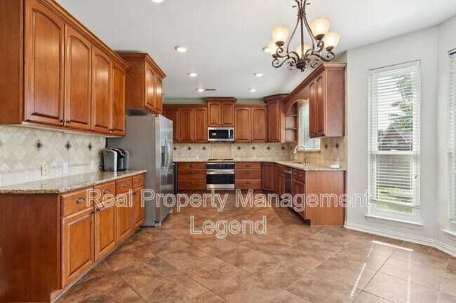 Building Photo - 1805 Sumac Dr