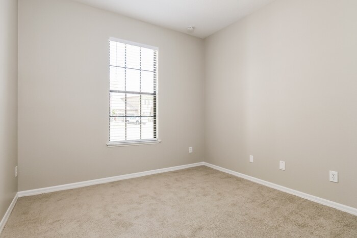 Building Photo - 10324 Kristen Park Dr