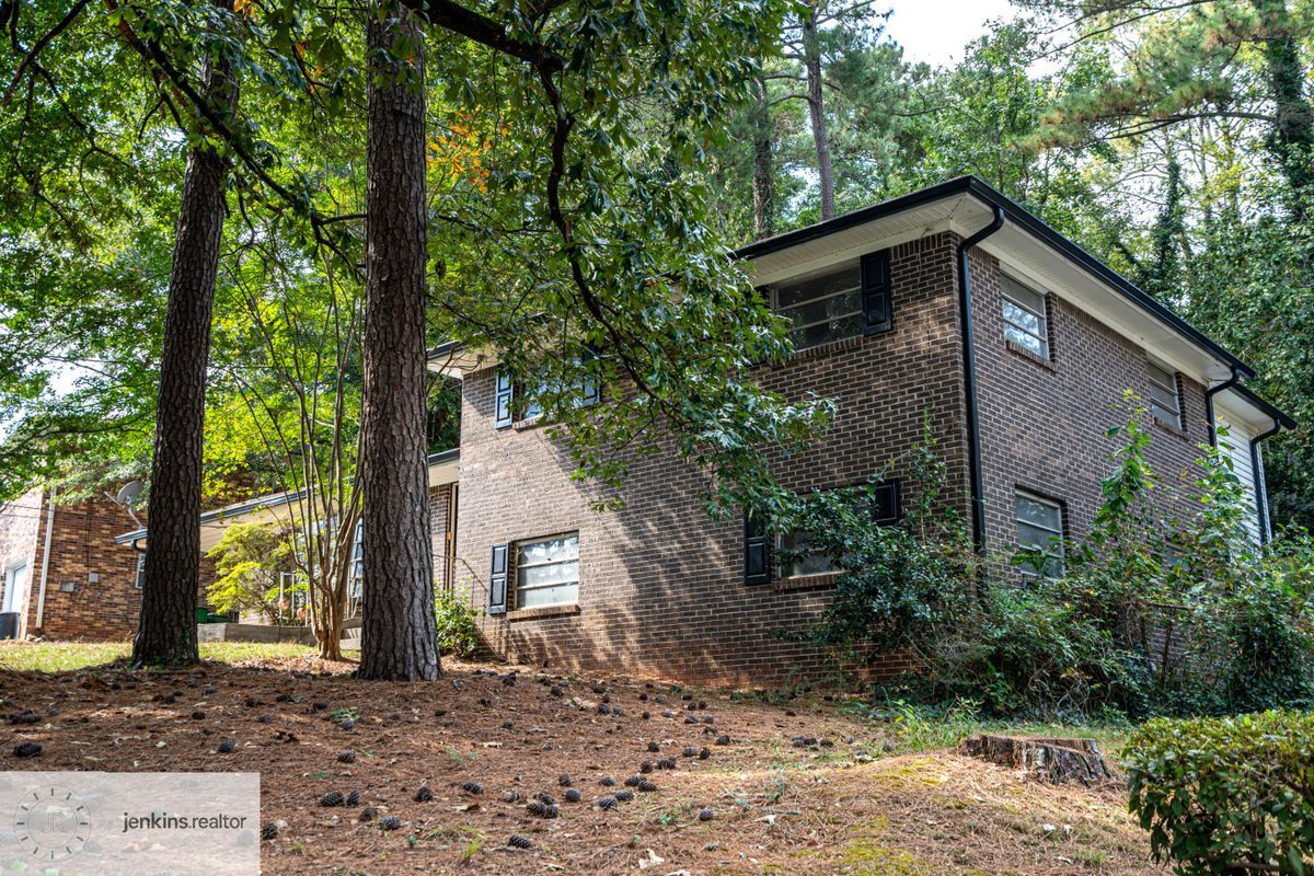 Building Photo - 2644 Preston Dr