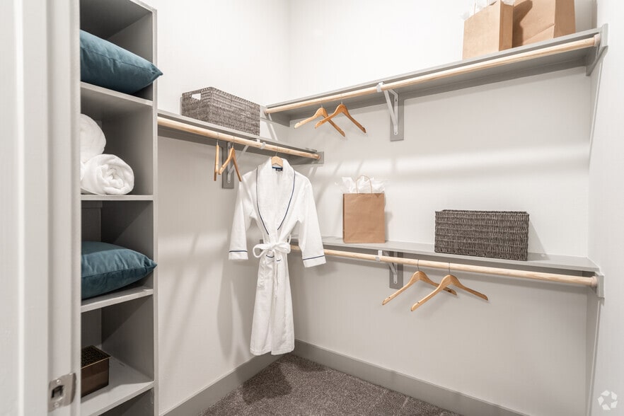 1BR, 1BA - 759 SF - Griffis Frisco