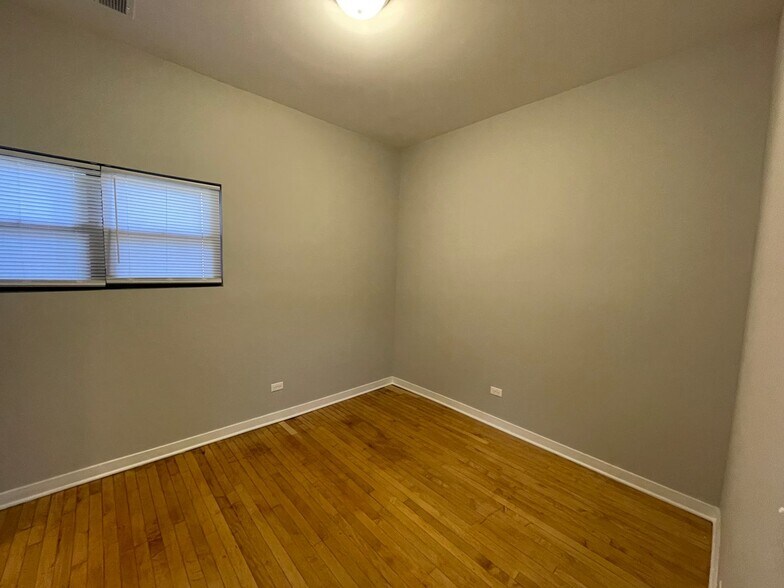 Building Photo - 4208 N Milwaukee Ave