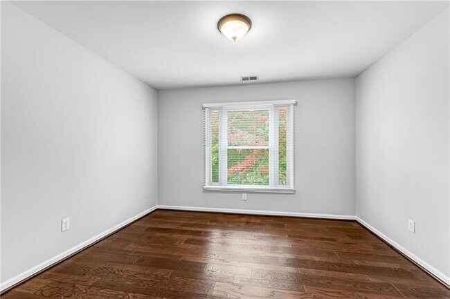 Building Photo - 1200 Chelsey Ln