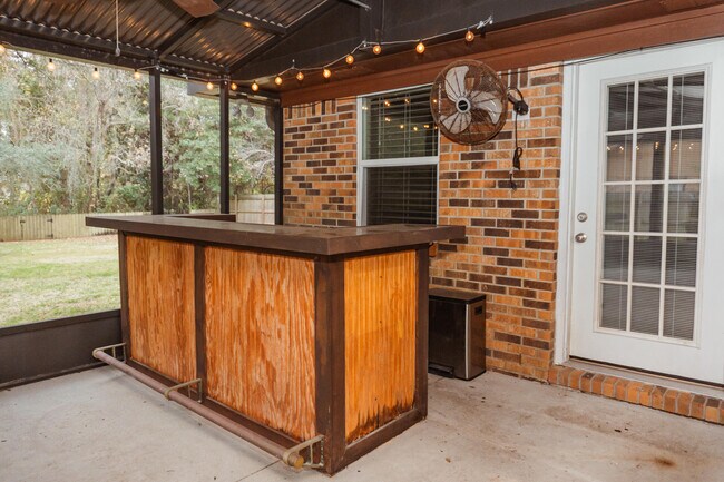 Building Photo - 16 Mariners Ln