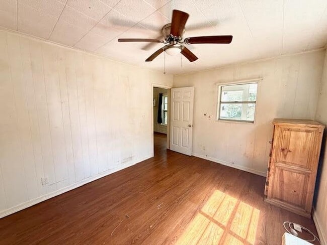 Building Photo - 907 N Harrison St