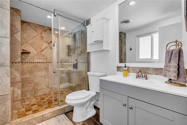 Building Photo - 6623 Glades Way