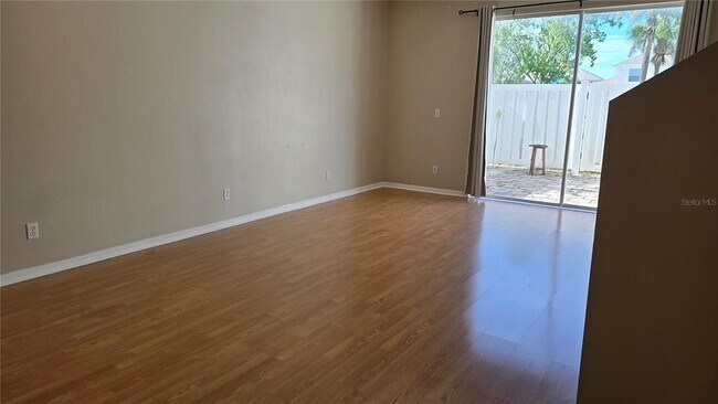 Building Photo - 3005 Palmetto Oak Dr