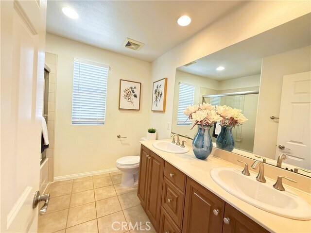 Building Photo - 81 Keepsake