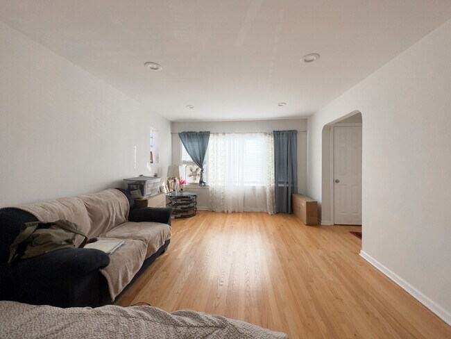 Building Photo - 2728 N 75th Ct
