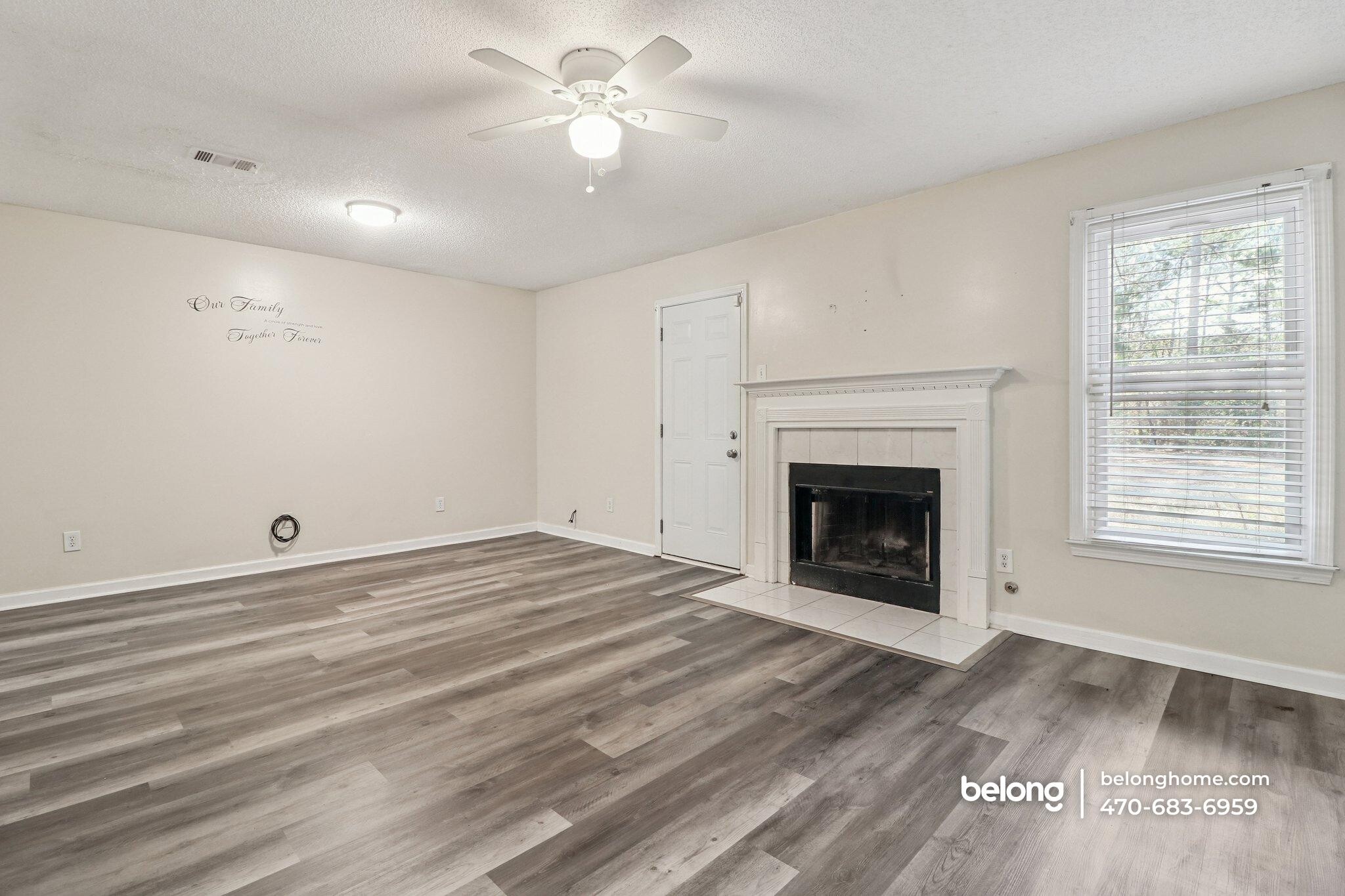 Building Photo - 8078 Woodlake Dr