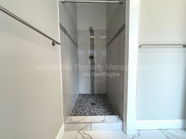Building Photo - 929 Ramseur St