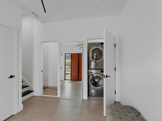 Building Photo - 12 Hudson River Ln