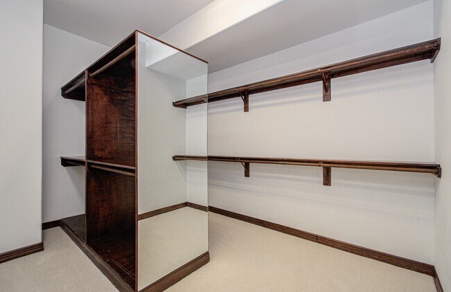Building Photo - 5711 Avon Landing Ln